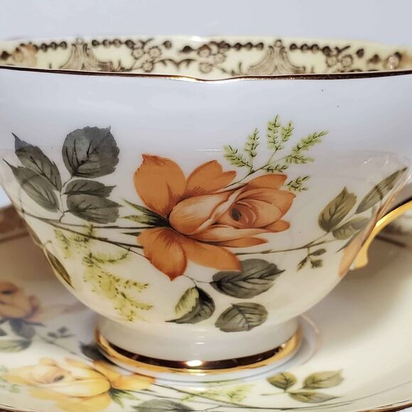 Royal Sutherland Teacup and Saucer Yellow Roses Vintage - Picture 2 of 10